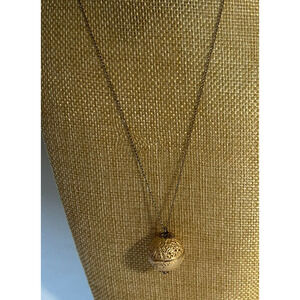 Jewelry Necklace Chain Sarah Cov Gold Tone Gold ball Pendant Hangs 10.5 Inches